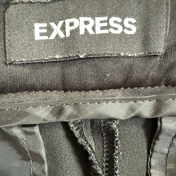 EXPRESS BLACK MID RISE COLUMNIST ANKLE DRESS PANTS WITH BUTTON EMBELLISHMENTS - Picture 9 of 10